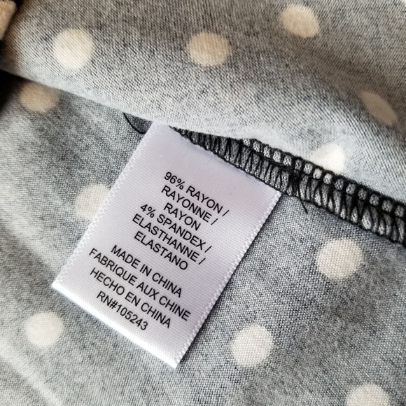 Bobeau Black & White Polka Dot V Neck Soft Top - Picture 2 of 6